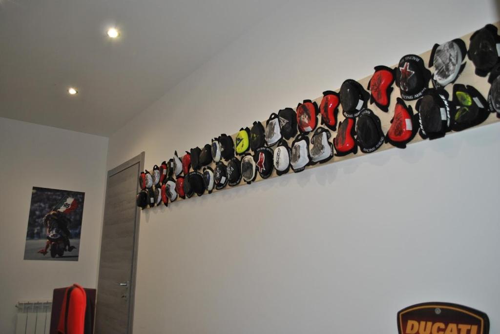 Fotografia z galérie ubytovania Italian Piston House Sport Moto Rent v destinácii Millesimo