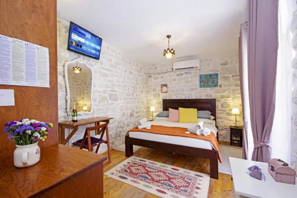 TowerHouseSasso, Trogir, Croaţia