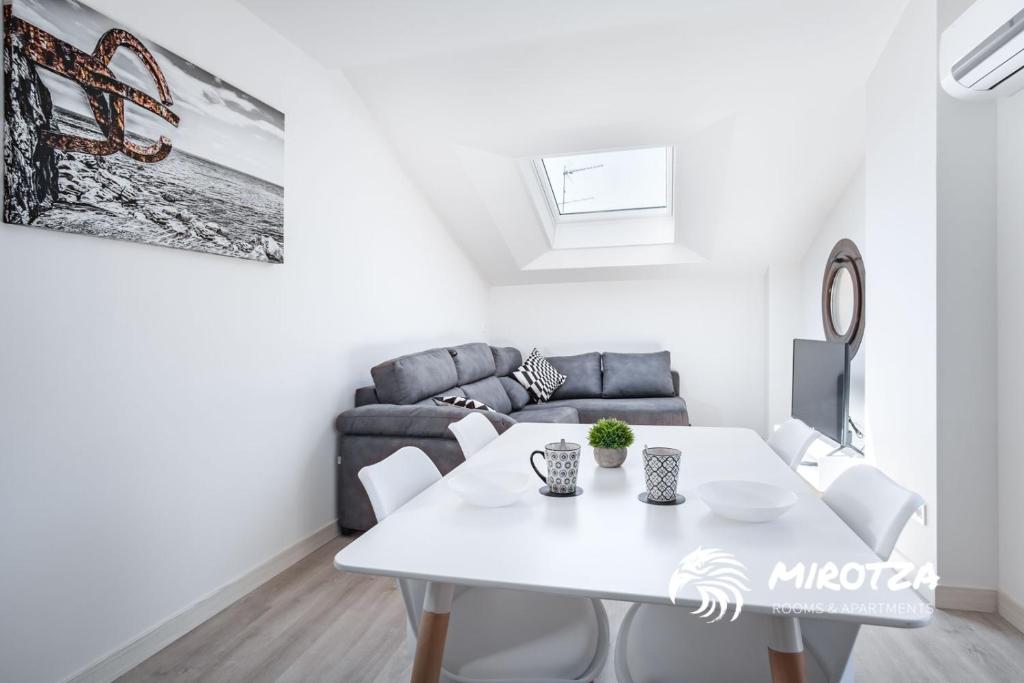 MIROTZA ROOMS AND APARTMENTS - 8