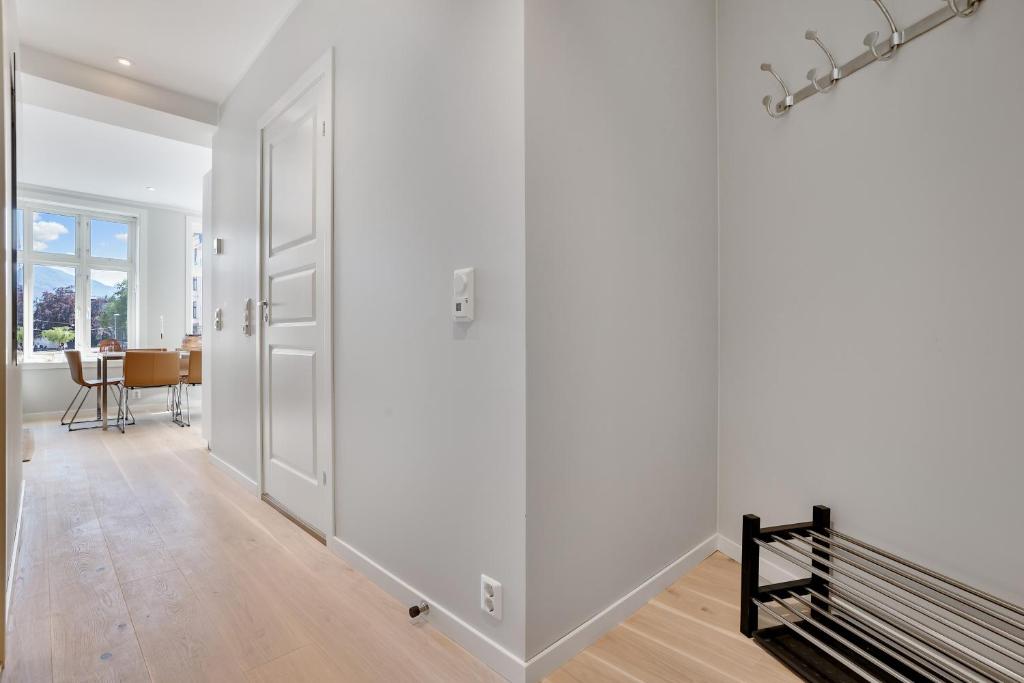 Barfot Apartments - Three-Bedroom Apartment With View - Ground Floor
