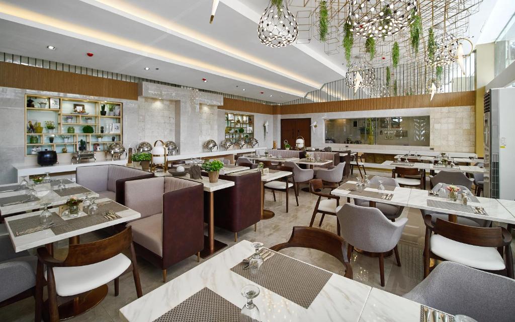 Restaurace v ubytování J7 Plaza Hotel