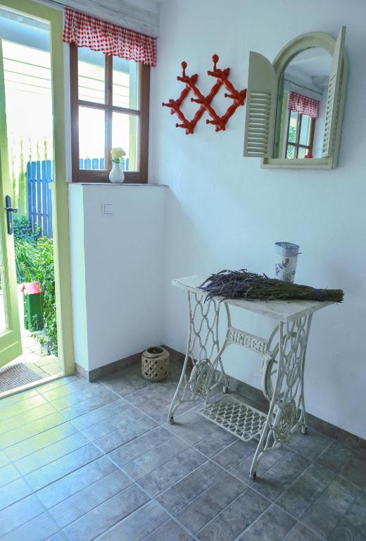 Karolina Vendégház - Appartement Met Uitzicht Op De Tuin