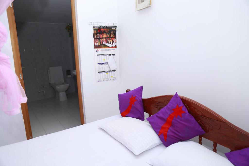 Postel nebo postele na pokoji v ubytování Evening Star Guest Inn