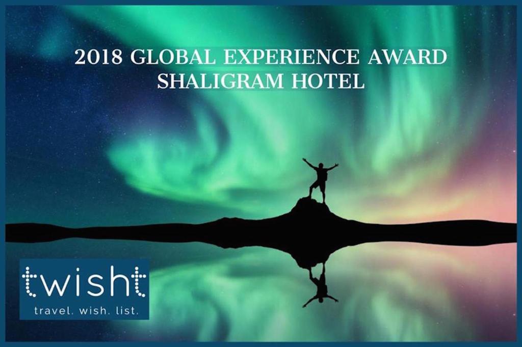 Certifikát, hodnocení, plakát nebo jiný dokument vystavený v ubytování Shaligram Hotel & Spa
