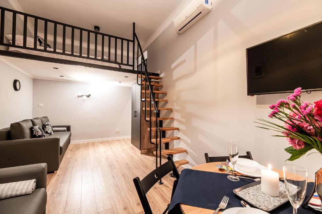 Lubomirskiego 23 Residence - great location, 10 min to Main Square by foot, right next to Main Rail and Bus Station - Resim 43