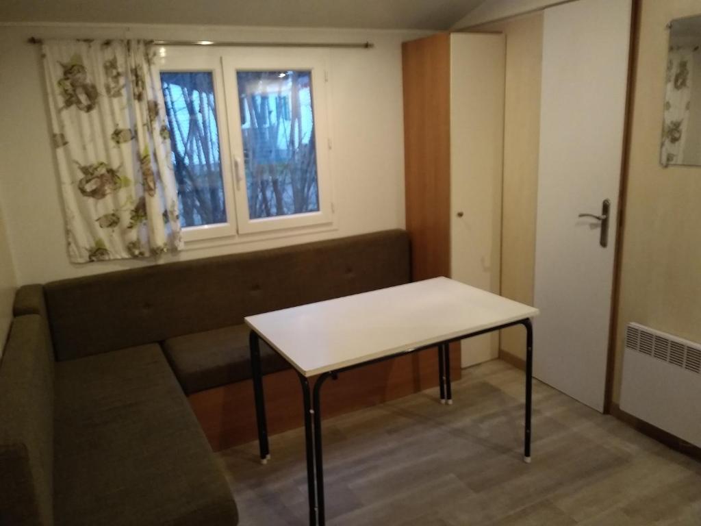 Posezení v ubytování Camping des eydoches - 3 étoiles