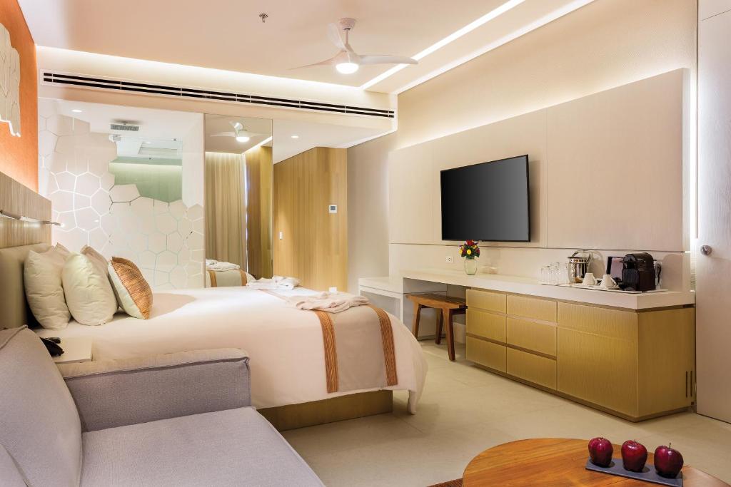 Dreams Vista Cancun Golf & Spa Resort - Deluxe Ocean View King