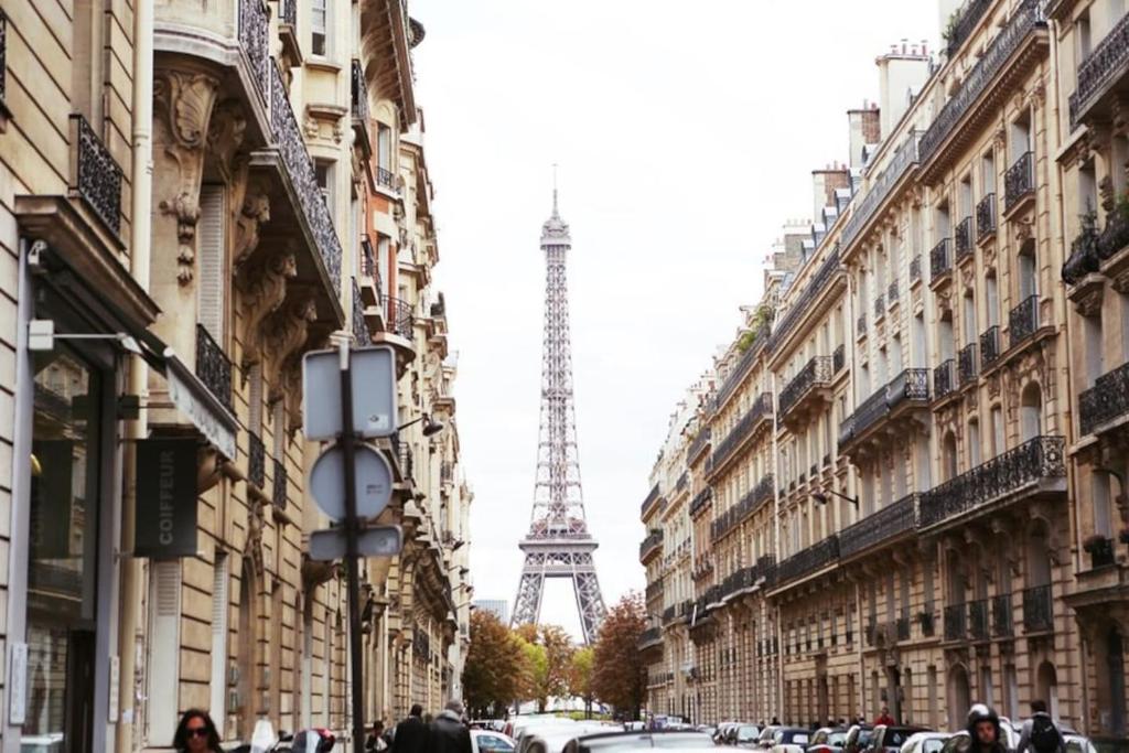 Gallery image of Gorgeous Paris Eiffel Tower in Paris