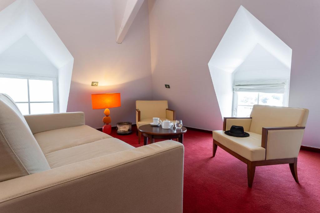 Hôtel Restaurant Famille Bourgeois "La Cote des Monts Damnés" - 15