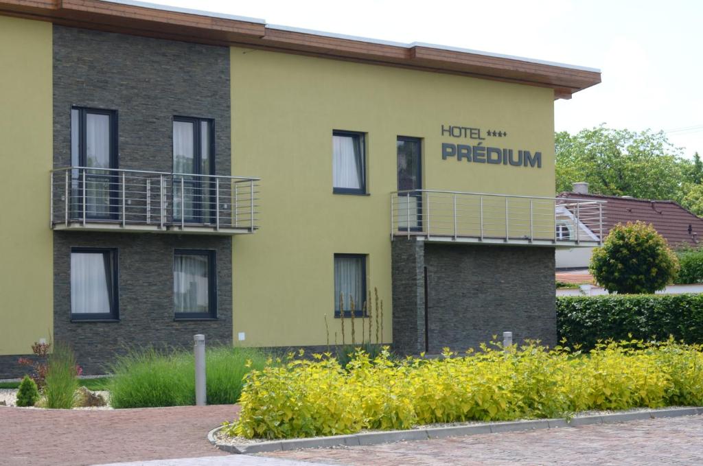 Budova, kde se hotel nachází
