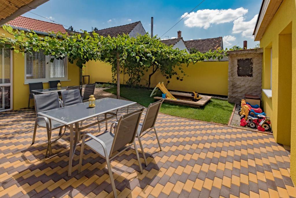 Patio nebo venkovní prostory v ubytování Berunka