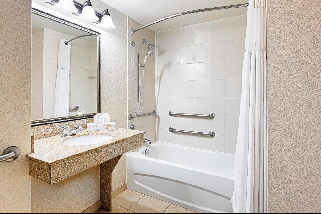 Wingate by Wyndham Columbia/Lexington - Queen Room - Toegang Van Gehandicapten/niet -roken