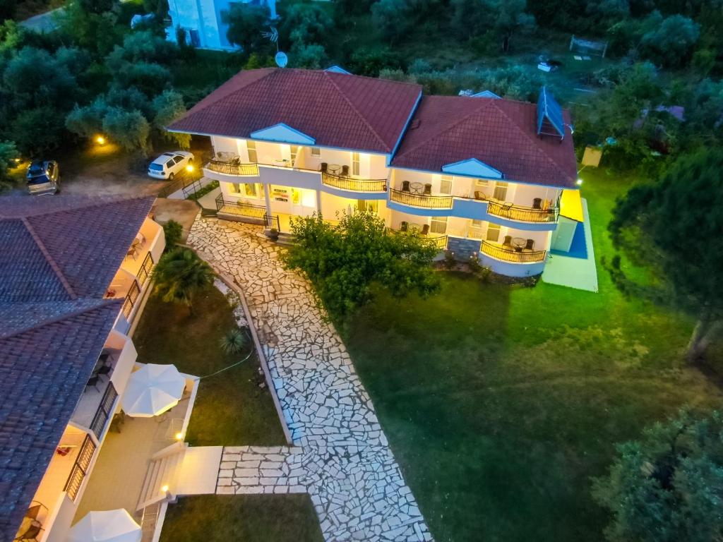 Budova, kde se aparthotel nachází