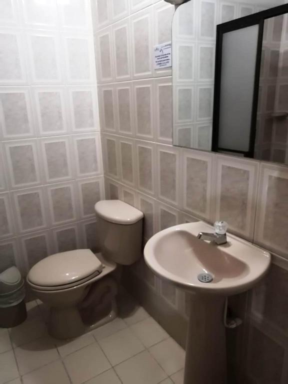 Koupelna v ubytování Hotel Marli Plaza