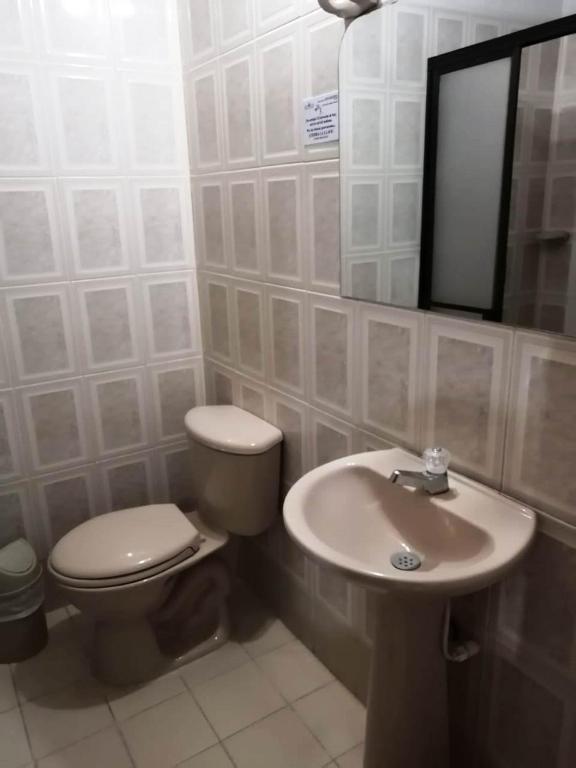 Koupelna v ubytování Hotel Marli Plaza