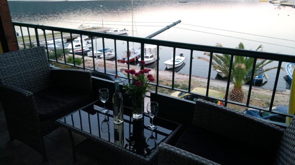 Photo de la galerie de l'établissement Sea View Apartment Sunrise Poljica & Blue Lagoon Rent A Boat, à Poljica