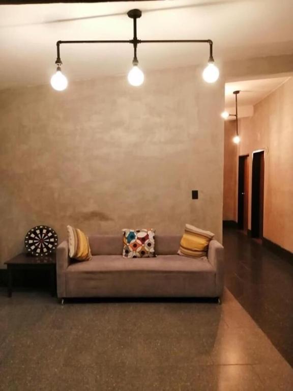 Posezení v ubytování Moloch Hostel & Suites