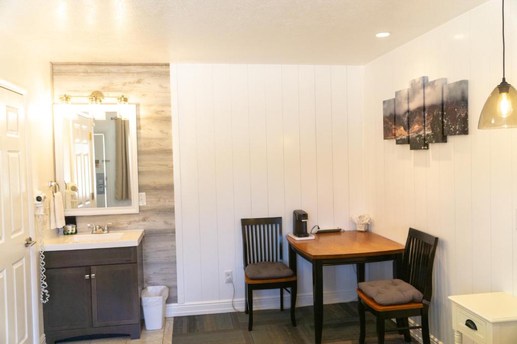 Bybee's Steppingstone Motel - Camera Regina