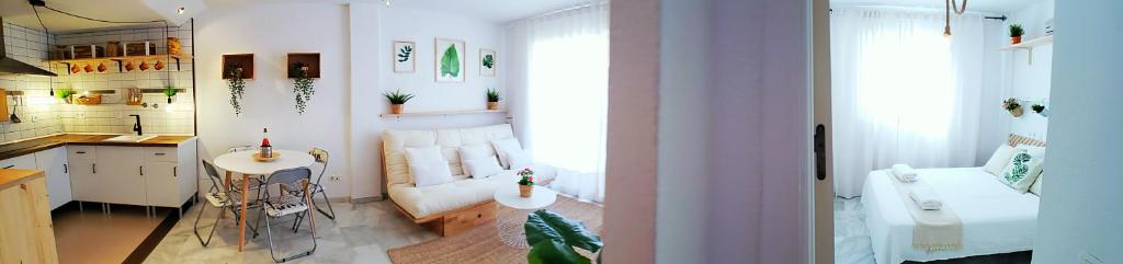 Kuchyň nebo kuchyňský kout v ubytování ROQUETAS BEACH HOUSE Apartamento fresco con Piscina