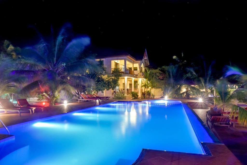 Bazén v ubytování Ifa Beach Resort nebo v jeho okolí