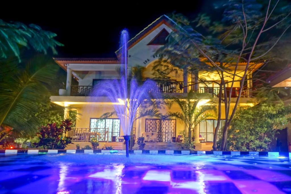 Bazén v ubytování Ifa Beach Resort nebo v jeho okolí