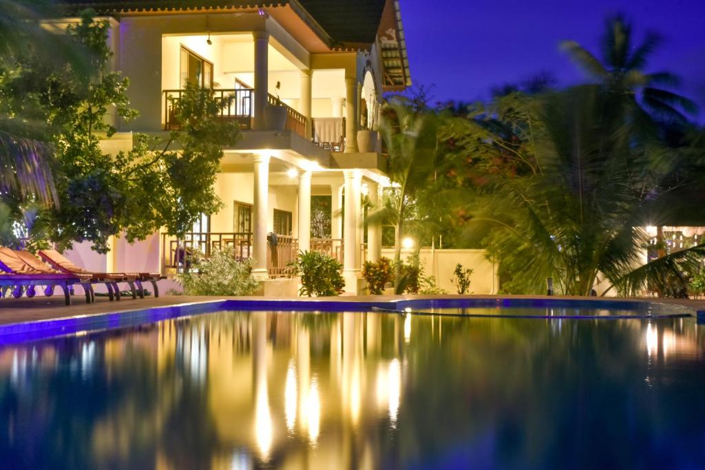 Bazén v ubytování Ifa Beach Resort nebo v jeho okolí