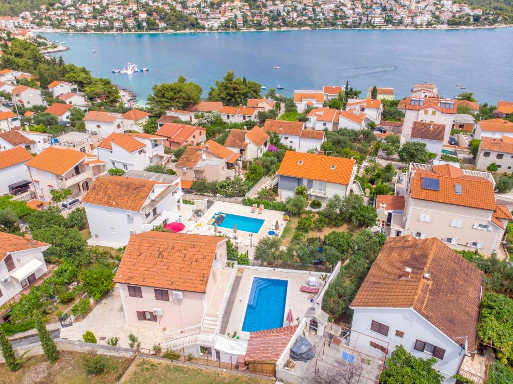 Bazén v ubytovaní Villa Alka alebo v jeho blízkosti