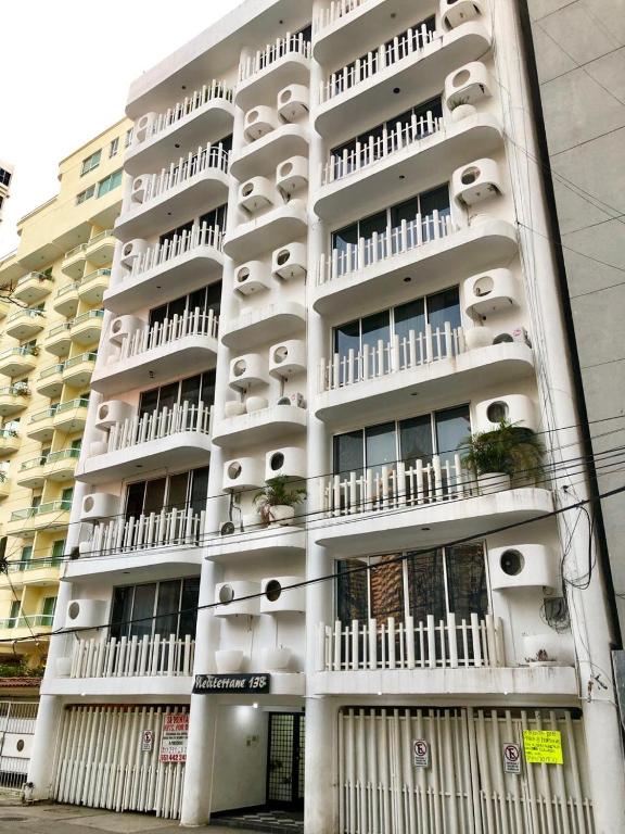 Acapulco Hotel y suites mediterrane - 五个人的家庭房