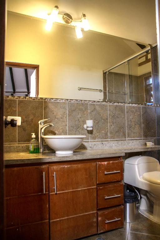 Vannituba majutusasutuses Nibiru Hostel