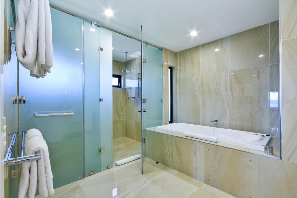 Koupelna v ubytování Hamilton Island Holiday Homes
