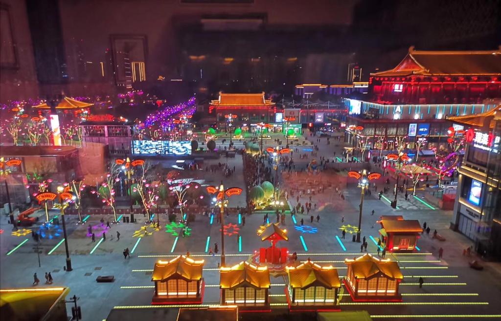 Večerní zábavní program pro hosty v ubytování Wyndham Grand Xi'an South