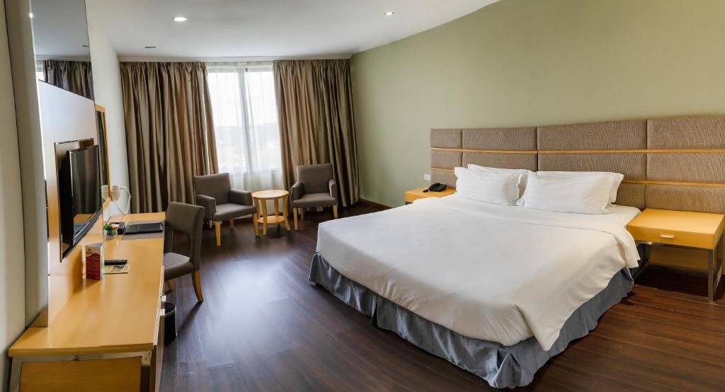 TV a/nebo společenská místnost v ubytování Seri Simanggang Hotel