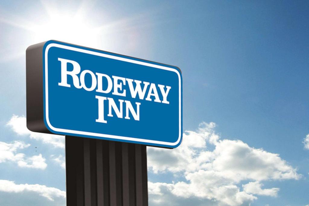 Certifikát, hodnocení, plakát nebo jiný dokument vystavený v ubytování Rodeway Inn