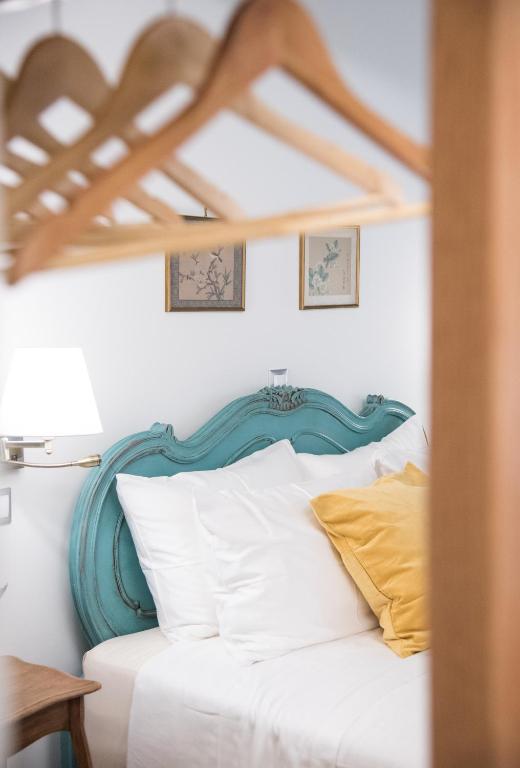 Rastoni Athens Suites near Acropolis at Tsatsou street - 4