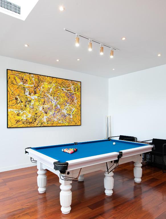 Biliár nebo kulečník v ubytování Benviar Tonson Residence