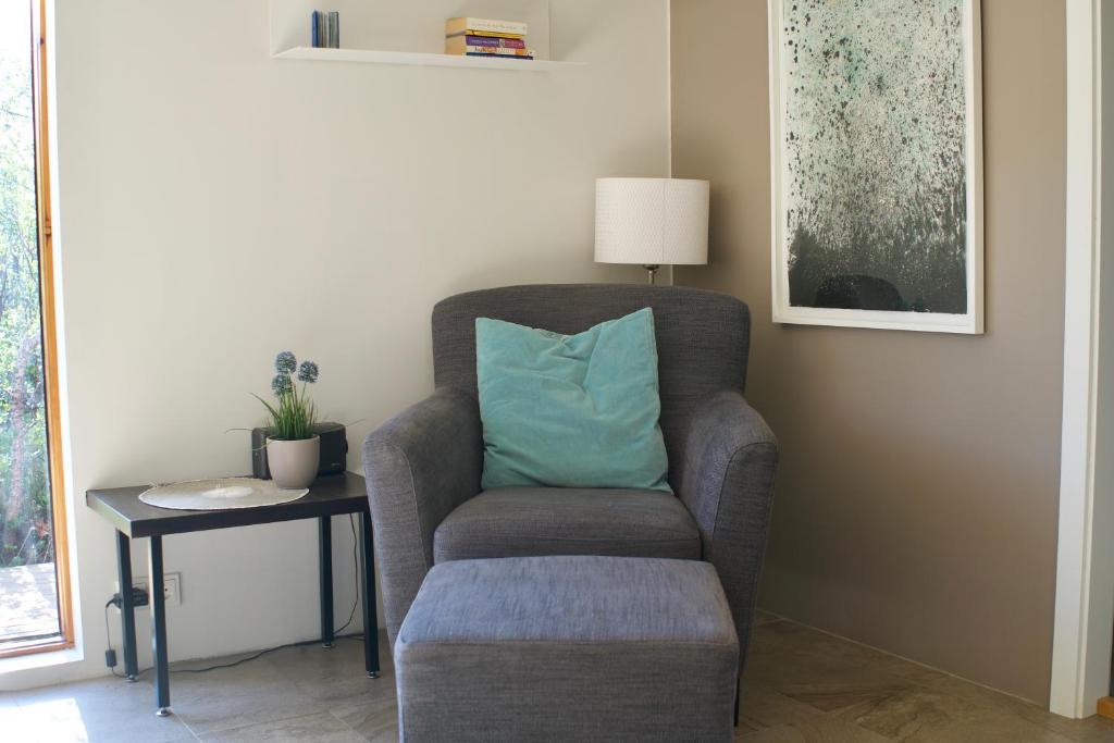 Ruang duduk di Harpa Holiday Home - Birta Rentals