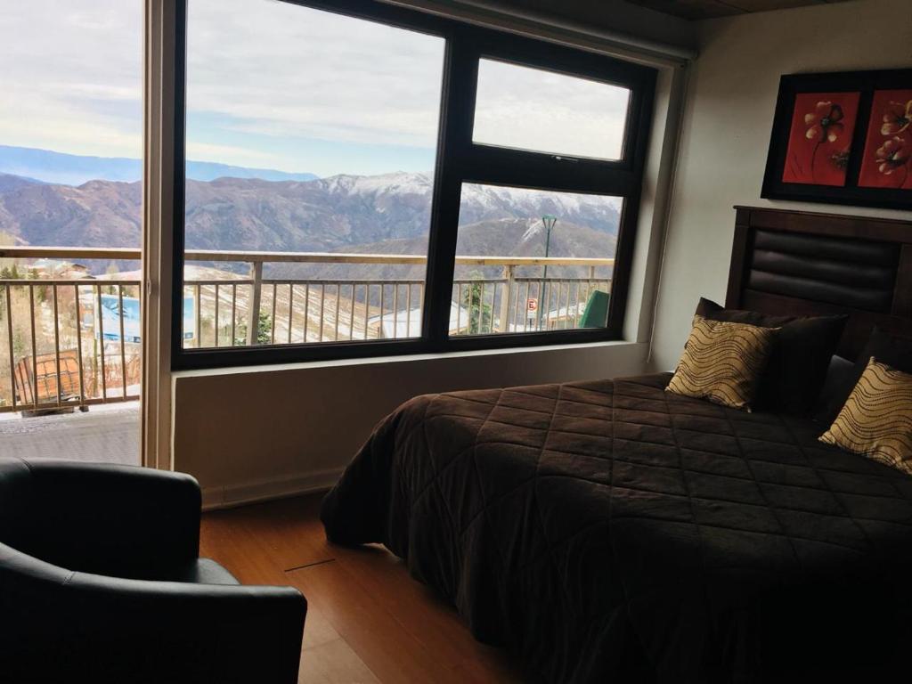 Nespecifikovaný výhled na hory nebo výhled na hory při pohledu z hotelu