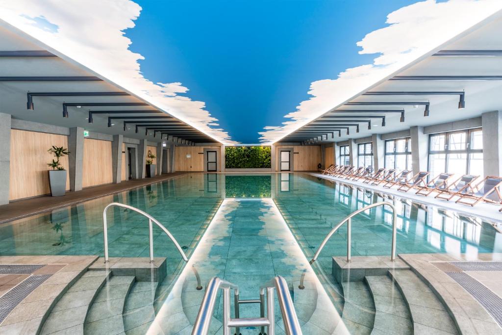 Πισίνα στο ή κοντά στο HVD Grand Hotel Suhl Business & Leisure