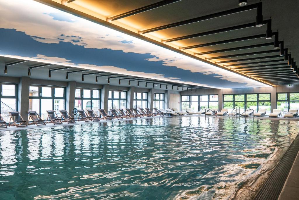 Πισίνα στο ή κοντά στο HVD Grand Hotel Suhl Business & Leisure