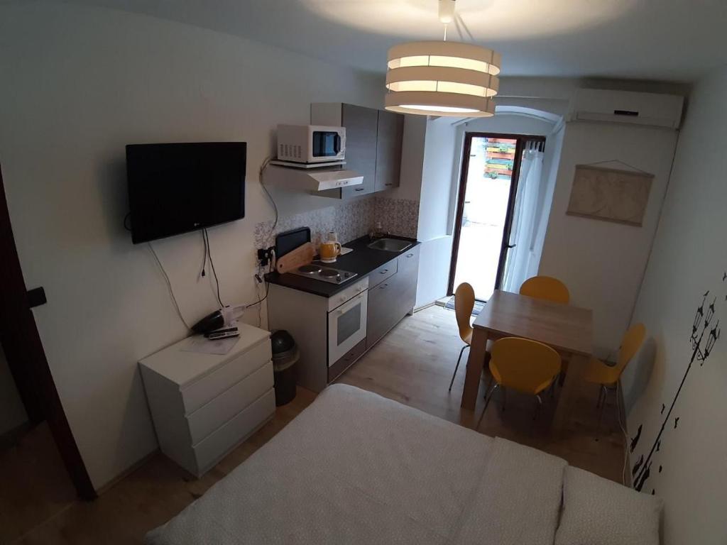 Kuchyňa alebo kuchynka v ubytovaní apartman Rijeka