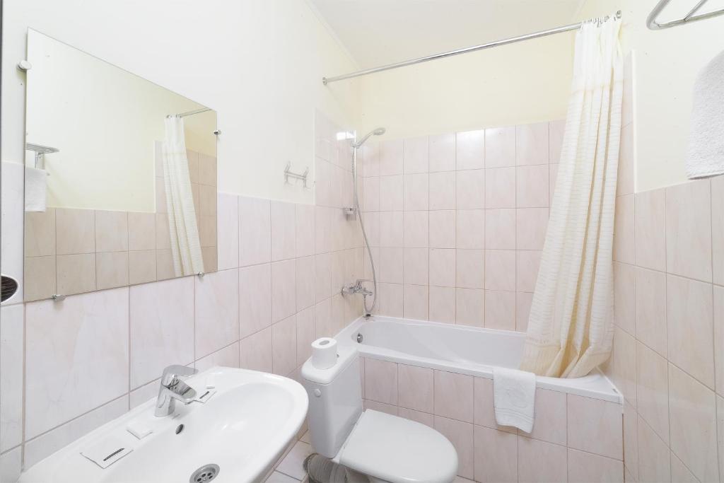 Koupelna v ubytování Zenith Hotel