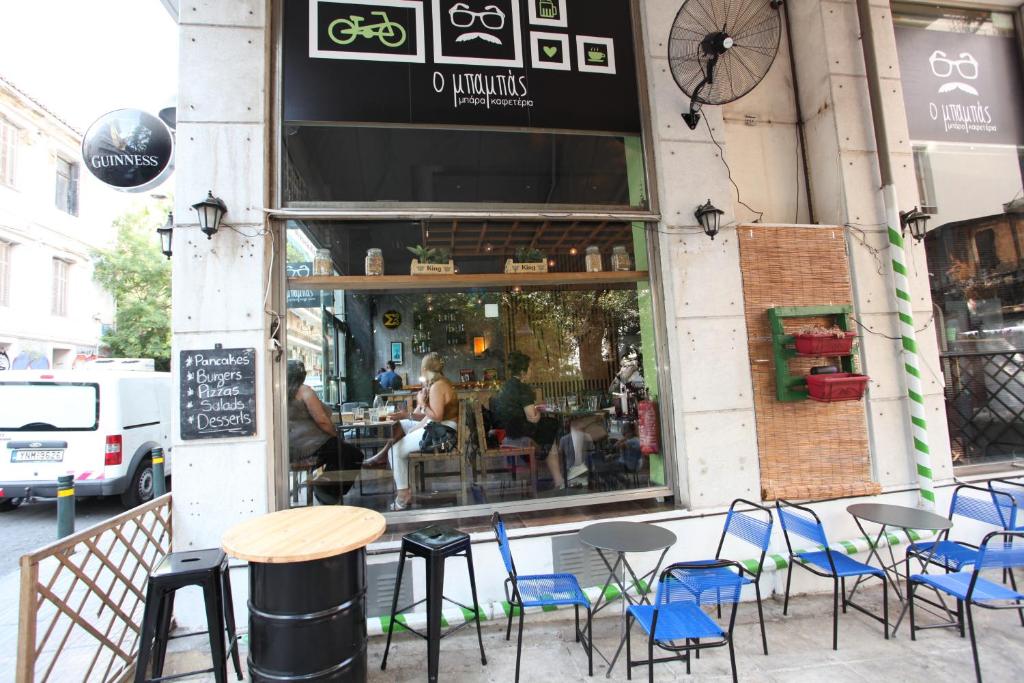 Reštaurácia alebo iné gastronomické zariadenie v ubytovaní Your address in Koukaki by Athenian Homes