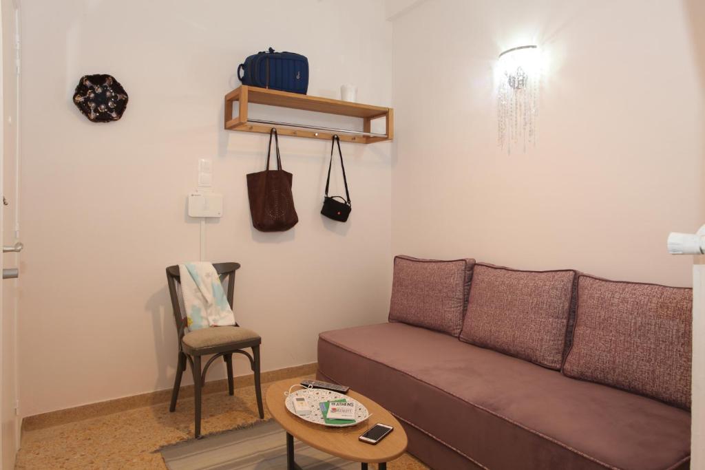 Posedenie v ubytovaní Your address in Koukaki by Athenian Homes
