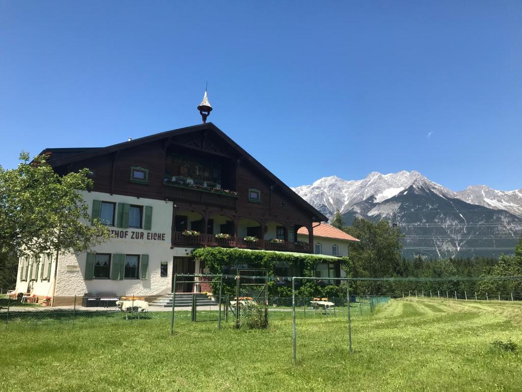 Nespecifikovaný výhled na hory nebo výhled na hory při pohledu z hotelu