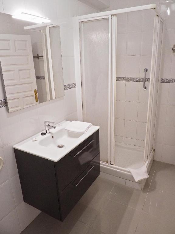 Koupelna v ubytování Apartamentos Intercentro Algarrobo-Costa APARTAMENTOS TURÍSTICOS -INMOBILIARIA