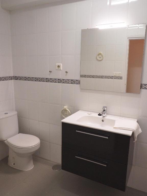 Koupelna v ubytování Apartamentos Intercentro Algarrobo-Costa APARTAMENTOS TURÍSTICOS -INMOBILIARIA