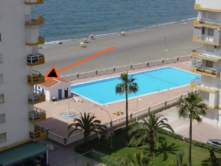 Bazén v ubytování Apartamentos Intercentro Algarrobo-Costa APARTAMENTOS TURÍSTICOS -INMOBILIARIA nebo v jeho okolí