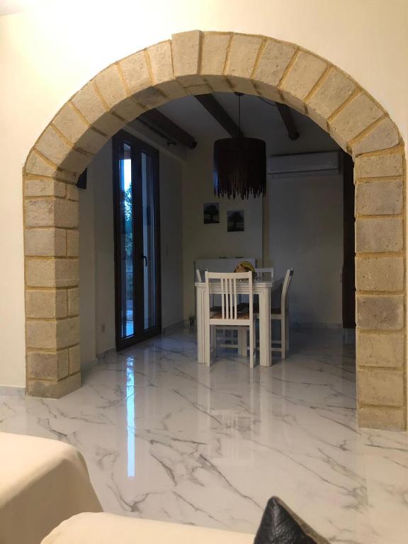 Część wypoczynkowa w obiekcie Onirozo Koroni Private Villa