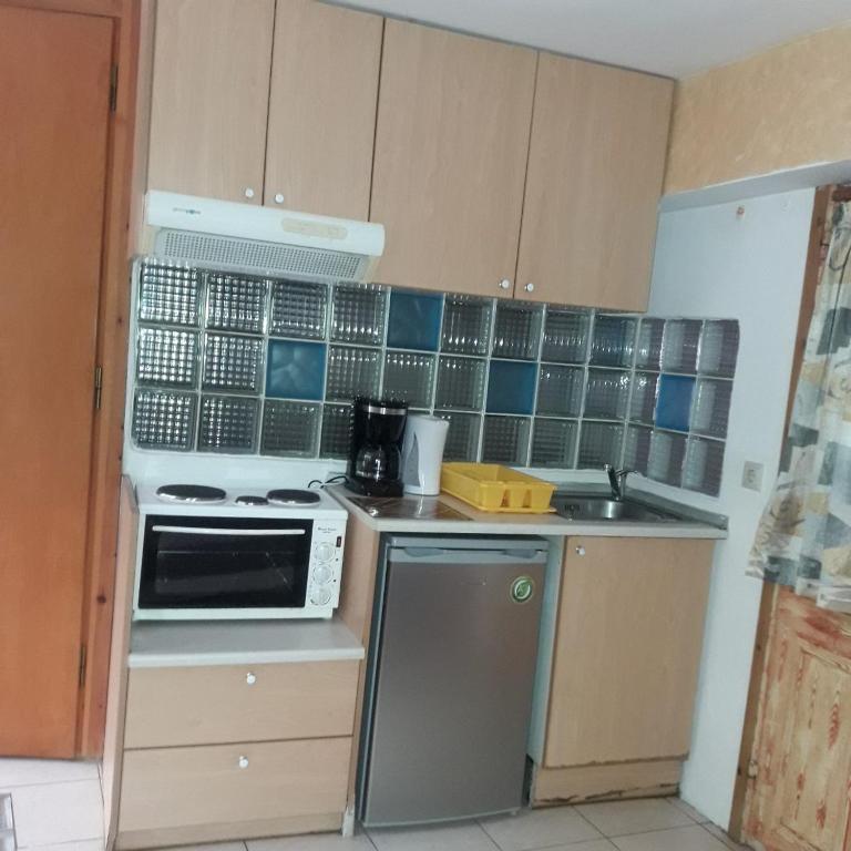 Kuchnia lub aneks kuchenny w obiekcie Ground Floor Studio Galini
