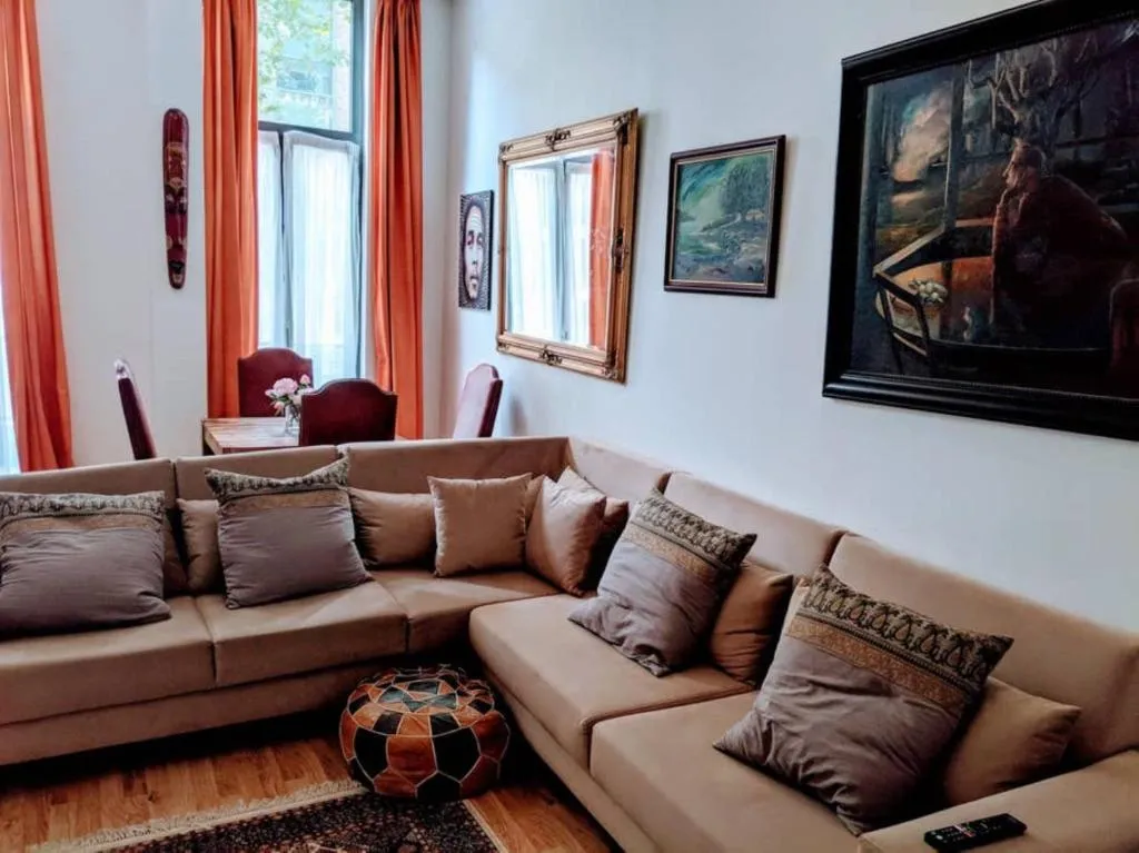 2 Bedroom North Kensington Apartment with Courtyard, Londra, Marea Britanie